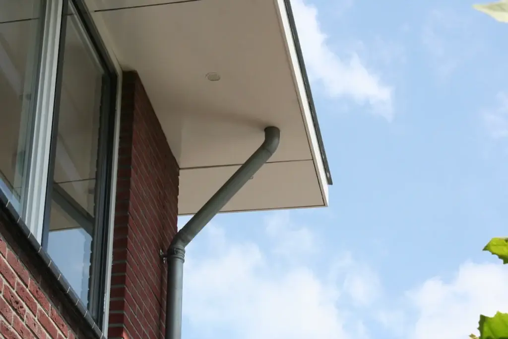 Dakrandafwerking nieuwbouwwoning Almelo - Effingschilderwerken.nl